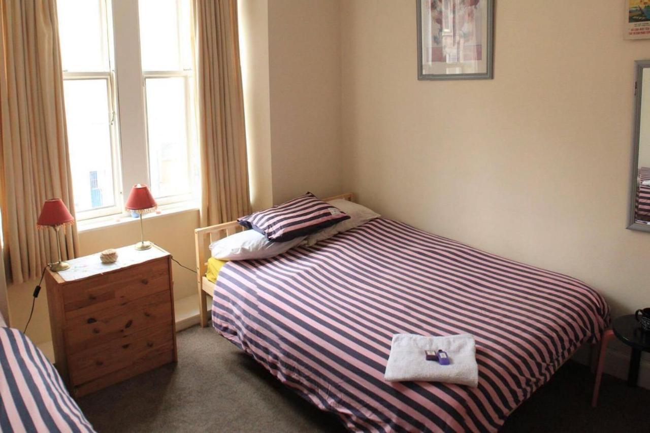 Entire Apartment In Единбург Екстериор снимка