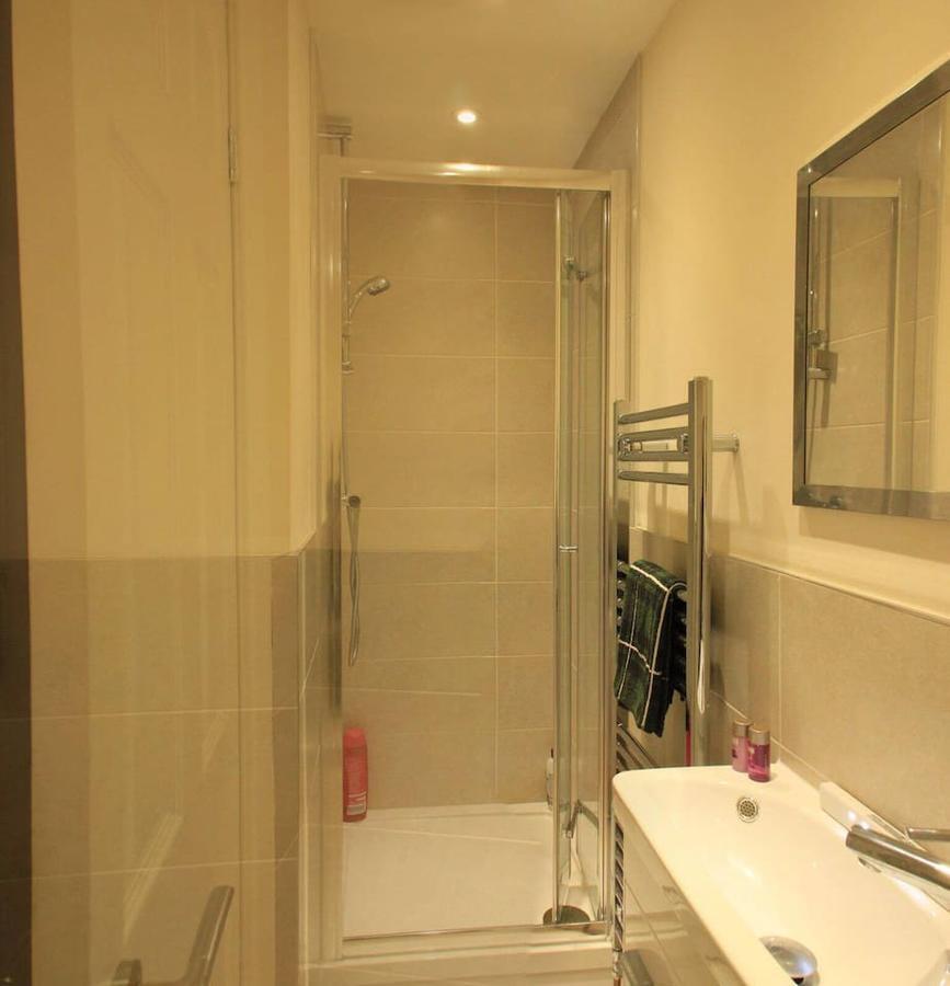 Entire Apartment In Единбург Екстериор снимка